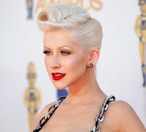 11 seductive red lipstick looks